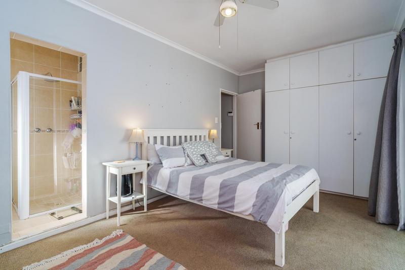 2 Bedroom Property for Sale in Harfield Village Western Cape